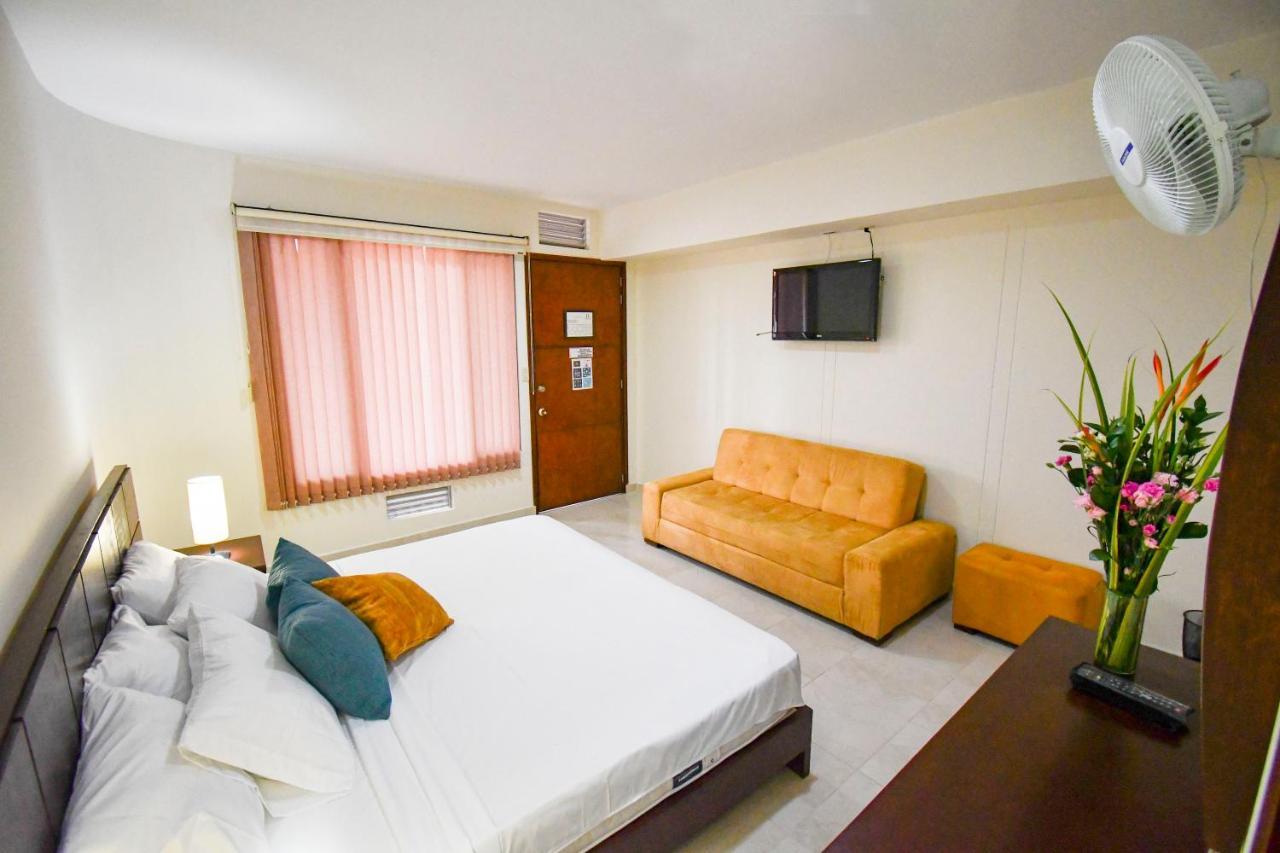 Hotel Monarca Armenia Exteriör bild
