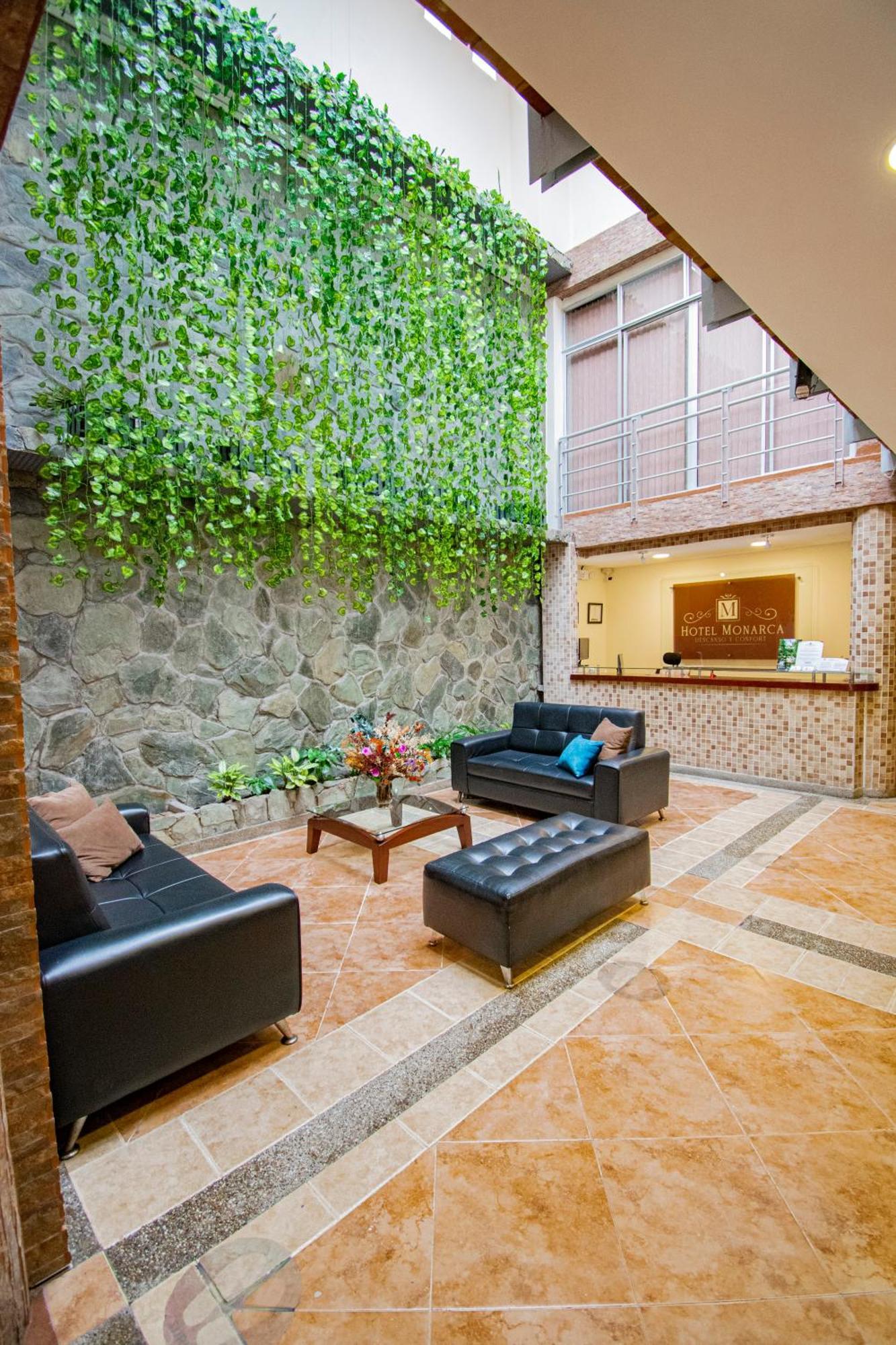 Hotel Monarca Armenia Exteriör bild